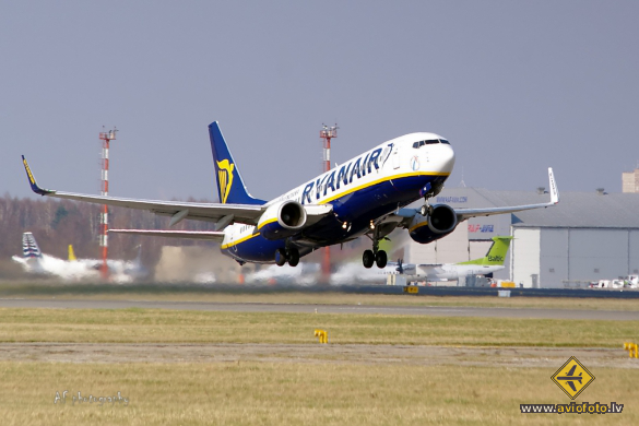 Boeing 737-8AS